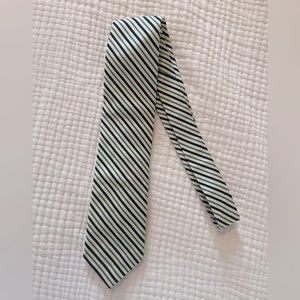 Vineyard vines tie